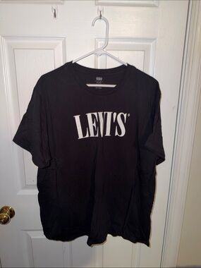 Levi's vintage Black Crewneck tshirt